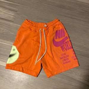 Nike men’s shorts size Small